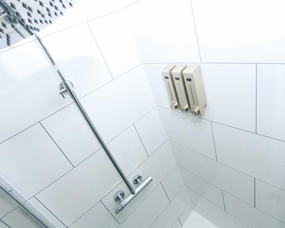 Luxe Living Guest House-Sleeps 6-Private Parking-Free Wifi-Beach-City Суонси Экстерьер фото